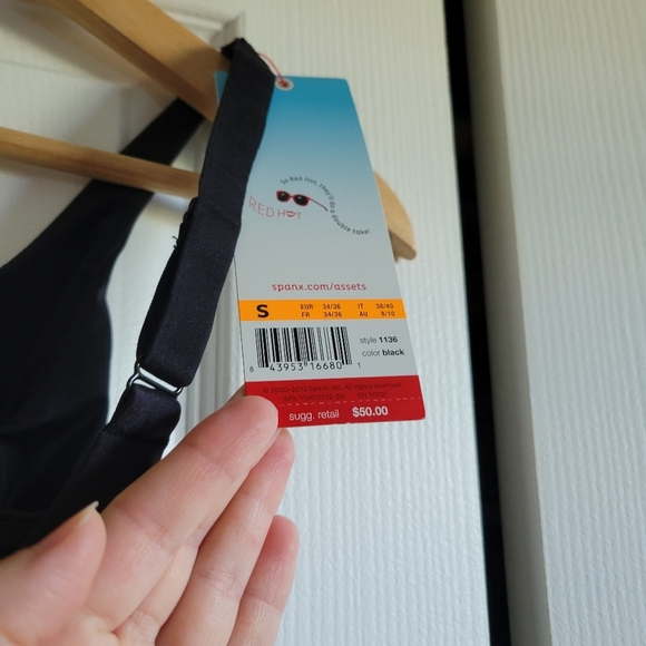 Assets By SPANX Shapewear Bodysuit Shaping Tank Black Open Bust Shaper Size S - Picture 5 of 5